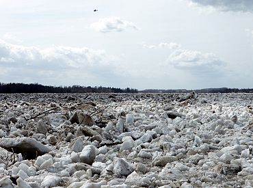 Gaujā pie Siguldas un Aiviekstes lejtecē ūdens līmenis diennaktī kāpis par vairāk nekā metru