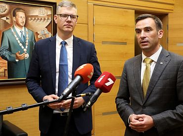 Rīgas dome neatbalsta mēra Staķa un vicemēra Ķirša atstādināšanu no amata