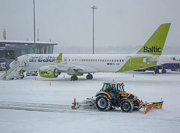 Lidostā «Rīga» noticis negadījums ar «airBaltic» lidmašīnu