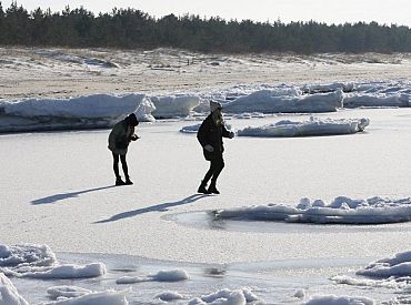 Lielākajās upēs vairākās vietās Latvijā izveidojušies ledus sastrēgumi