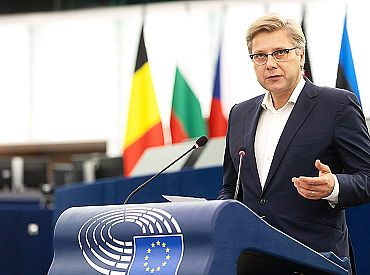 Ušakovs: Kremļa karš pret Ukrainu ir noziedzīgs brāļu karš