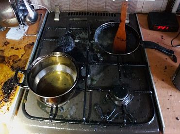 Glābēji pagājušajā diennaktī saņēmuši trīs izsaukumus piedeguša ēdiena dēļ