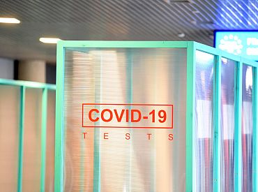 Nedēļas nogalē Latvijā reģistrēti 1072 Covid-19 gadījumi un ziņots par 2 mirušajiem