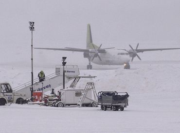 Laikapstākļu dēļ vairāki lidojumi no Rīgas novirzīti uz citām lidostām