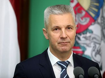 Ar bijušo aizsardzības ministru priekšgalā nodibināta Militāro tehnoloģiju, dronu un robotikas asociācija