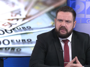 «airBaltic» noslēdzis līgumu par 12 elektroauto iegādi gandrīz par miljonu eiro: Vitenbergs dusmīgs