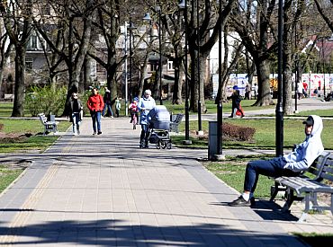 В среду солнце местами прогреет воздух до +18 градусов, в конце недели кое-где — снег