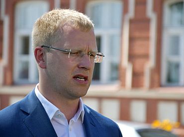 В Даугавпилсе по опросам уверенно побеждает партия «Sarauj, Latgale!», созданная действующим мэром Элксниньшем