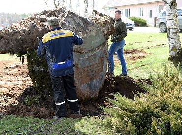 «Сами боремся против своих национальных ценностей»: Хелманиса попросили пояснить насчёт памятника. Он возмутился