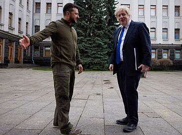 Экс-премьер Борис Джонсон: Великобритании следует немедленно отправить в Украину небоевые войска