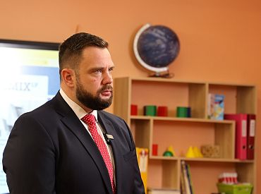 Пора ввести военный налог: Витенбергс предлагает пополнить казну