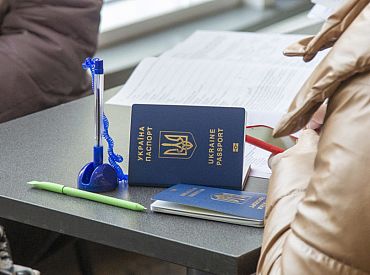Без паспорта не выгонят: украинские беженцы смогут остаться в Германии и с просроченными документами