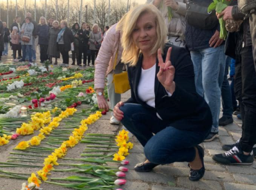 Deputātei Ločmelei par ētikas pārkāpumiem notikumos pie pieminekļa Uzvaras parkā izsaka rakstveida brīdinājumu