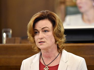 Saeima ekonomikas ministra amatā apstiprina Indriksoni