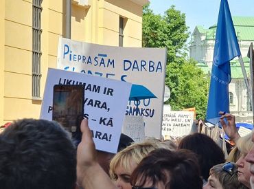 Pedagogu darba samaksai vēl šogad varētu prasīt papildu 1,7 miljonus eiro