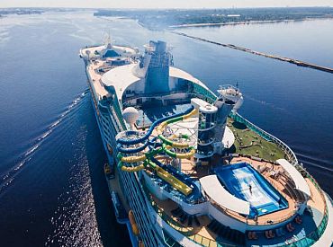 Круизный лайнер забыл 80-летнюю пассажирку на острове: когда её хватились, женщина уже умерла