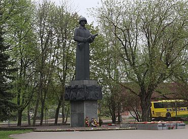 Rēzeknes pašvaldība neatklāj, kad un par cik demontēs padomju armijai veltīto pieminekli