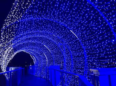 Jūrmalā taupības nolūkos samazinās Ziemassvētku dekorējuma izgaismošanas laiku