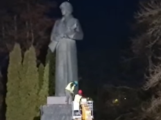 Par okupācijas režīmu slavinošu objektu demontāžu pašvaldībām izmaksās 645 053 eiro