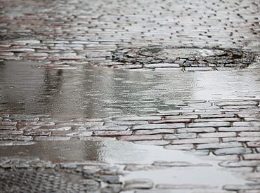 Pirmdien daudzviet īslaicīgi līs, vietām gaidāms pērkona negaiss