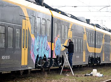 За граффити — уголовку: как Pasažieru vilciens предлагает бороться с порчей поездов