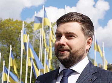 «Мы не будем гоняться за украинцами по улицам Риги» — посол Украины