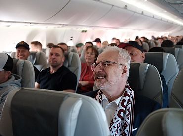 В самолете до Тампере латвийцы грубо указали Левитсу, где его место (ВИДЕО)