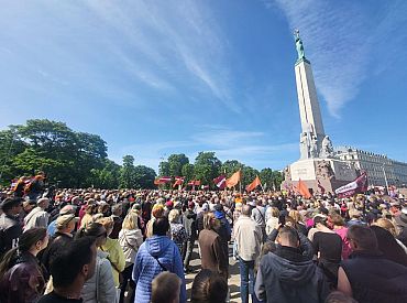 Митинг протеста на площади Свободы: собралось несколько тысяч человек (ДОПОЛНЕНО; ФОТО, ВИДЕО)