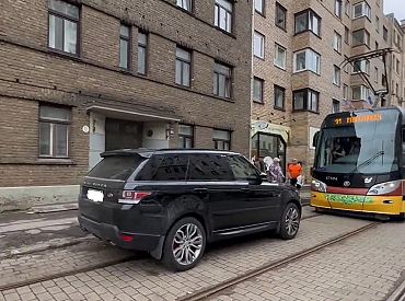 Парковаться в Риге станет дешевле, но найти парковочное место будет труднее