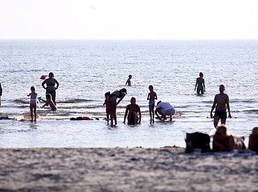 В нашем мелком море прямо у берега: латвийцев предупреждают об опасных течениях