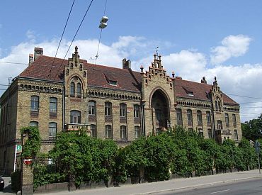 Rīgas 1. slimnīcā ievieš stingrākus gripas epidēmijas ierobežošanas pasākumus