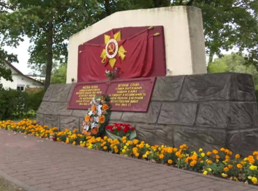 NA rosina likvidēt atlikušos PSRS Bruņotos spēkus un padomju okupāciju slavinošos pieminekļus