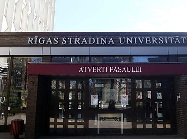 Nosaka pārbaudes laiku sievietei par viltota Rīgas Stradiņa universitātes diploma izmantošanu