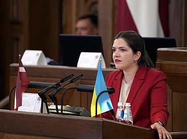 Saeimas priekšsēdētājas biedre Ņenaševa pērn atalgojumā saņēmusi 80 345 eiro