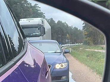 Невозможно вернуться домой: из-за ремонтов в Риге стоим в пробке почти час. Сколько еще терпеть?