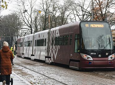 Ziemassvētkos Rīgā sabiedriskais transports kursēs pēc brīvdienu grafika