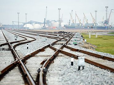 Muita kuģa konteinerā konstatē viltotus parfimērijas izstrādājumus