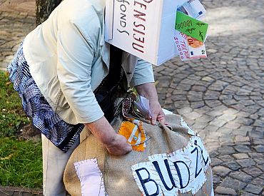 Konceptuāli atbalsta būtisku izdienas pensiju saņēmēju loka sašaurināšanu, pensijas apjoma un stāža koriģēšanu
