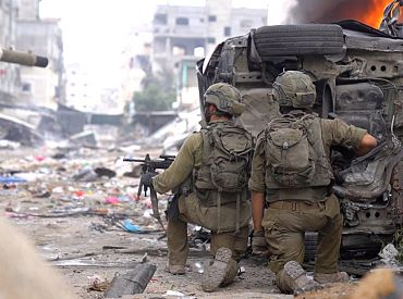 Палестинские беженцы: «Танк стоял прямо за школой». Израильские войска возвращаются на север Газы