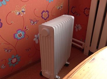 “Это чистый шантаж!” Жильцы мёрзнут — компания отказывается подключать отопление