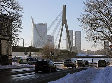 Уже сегодня: в Риге закроют Вантовый мост на время съемок корейского боевика