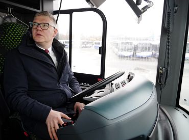 Elektroautobusu piegādes kavējumu dēļ «Rīgas satiksmei» būs jāsedz 650 031 eiro