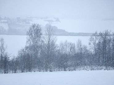 Sestdiena būs mākoņaina, piekrastes rajonos brīžiem snigs