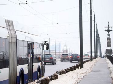 Он долго держался: еще один мост через Даугаву нуждается в ремонте