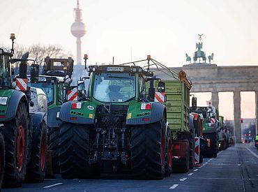 Германию сотрясают политические протесты и экономическая стачка: трактора блокируют улицы и автобаны