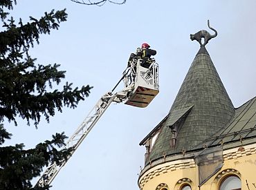 Окна заколочены, больше всего пострадали первые этажи: комиссия оценила ущерб «Кошкиному дому» от пожара