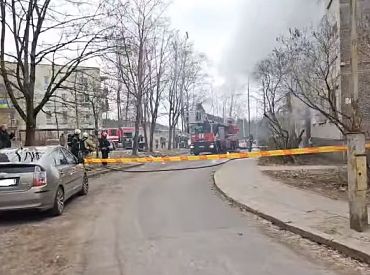 Во время пожара многоквартирного дома в Вильнюсе погиб малолетний ребенок