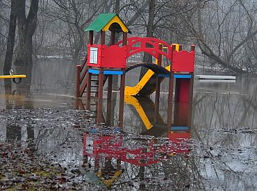 До «потопа» — считанные дни и градусы. Оттепель может поднять воду до критического уровня