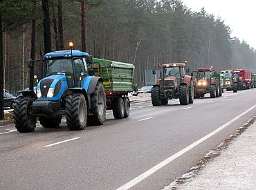 Lauksaimnieku protesta akcijā policija sākusi 25 administratīvā pārkāpuma procesus