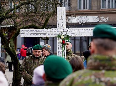 Vecrīgā ekumeniskajā krustaceļā piedalās aptuveni tūkstotis cilvēku